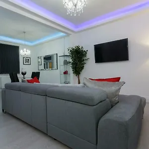 Ivy House Leeds (West Yorkshire)