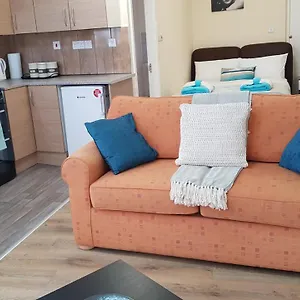 Tuii Appart, Cleveleys Road Holbeck Leeds (West Yorkshire)
