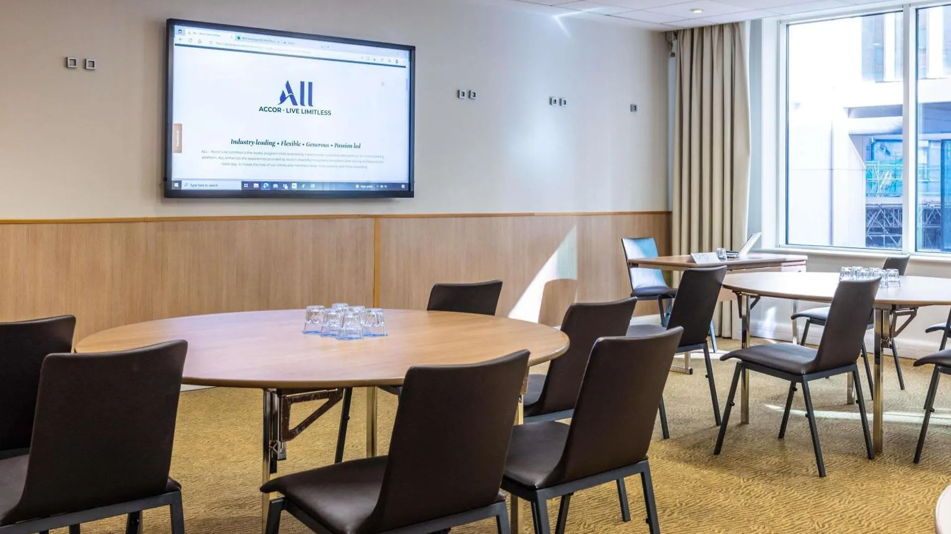 Novotel Leeds Centre לידס