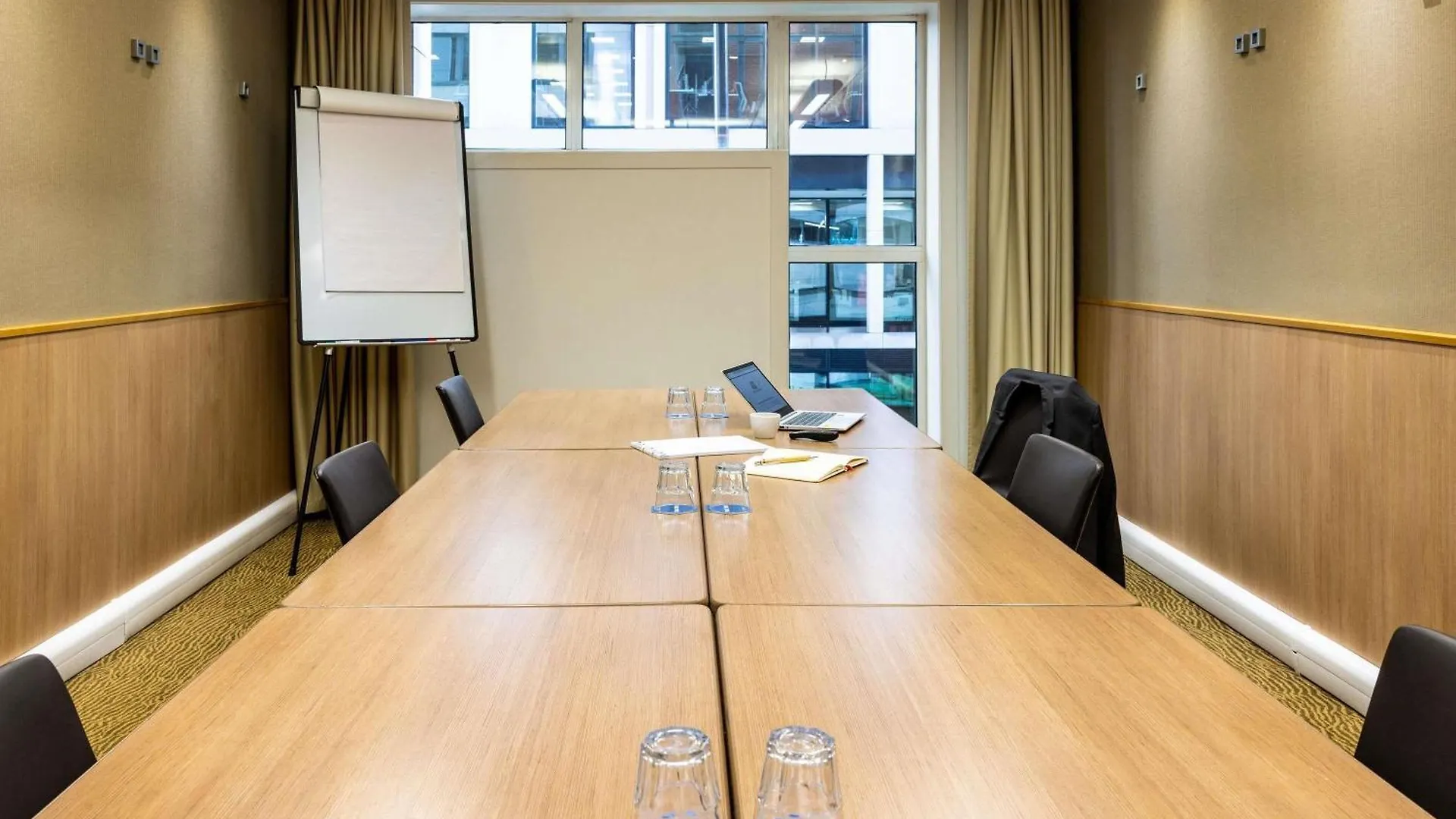 מלון Novotel Leeds Centre