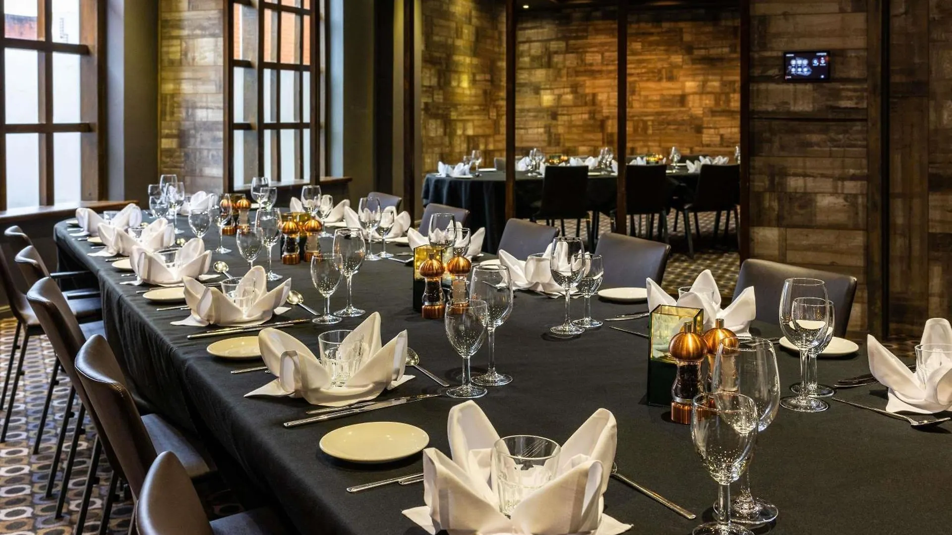 Novotel Leeds Centre 4*, לידס